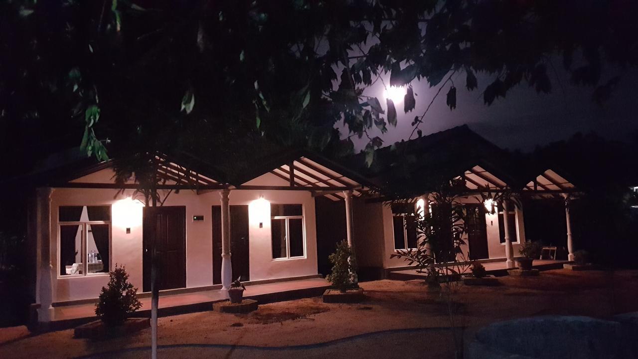 Luna Beach Hotel Nilaveli Eksteriør bilde