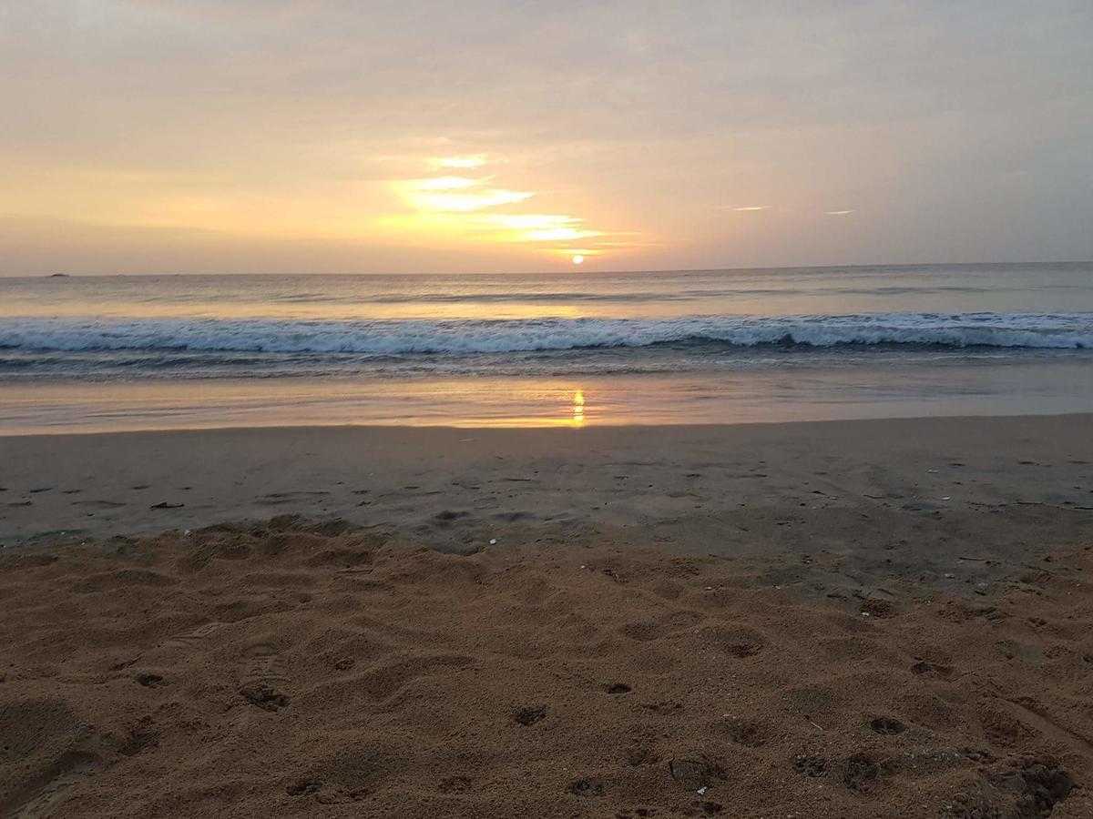 Luna Beach Hotel Nilaveli Eksteriør bilde