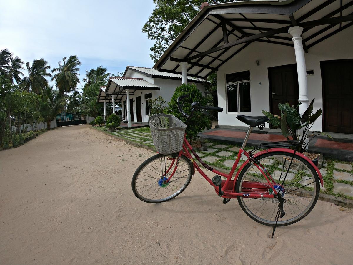 Luna Beach Hotel Nilaveli Eksteriør bilde