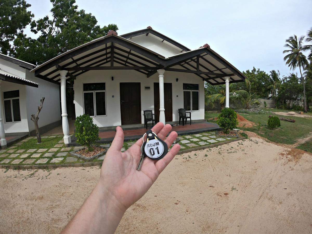 Luna Beach Hotel Nilaveli Eksteriør bilde