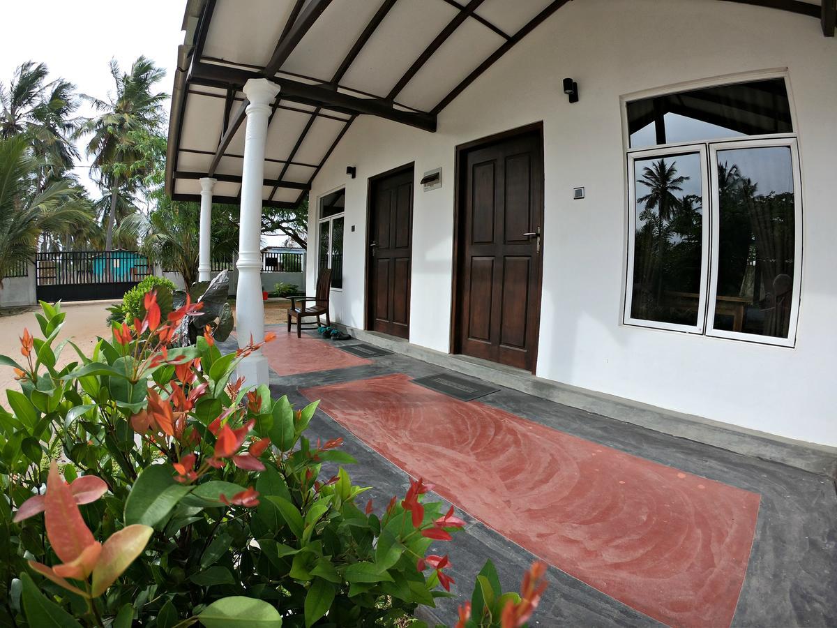 Luna Beach Hotel Nilaveli Eksteriør bilde