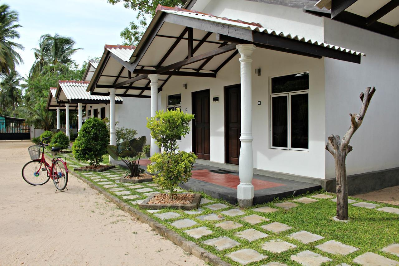 Luna Beach Hotel Nilaveli Eksteriør bilde