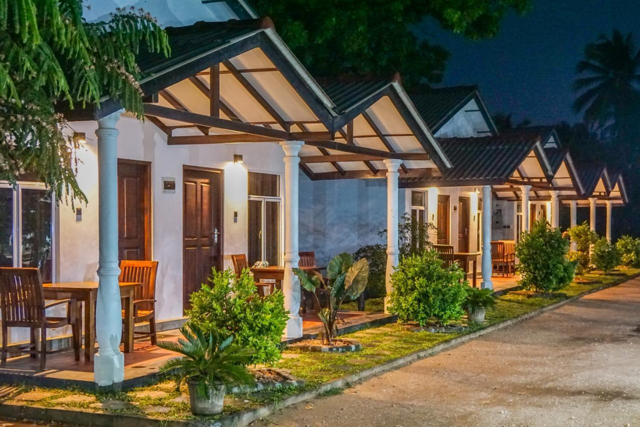 Luna Beach Hotel Nilaveli Eksteriør bilde