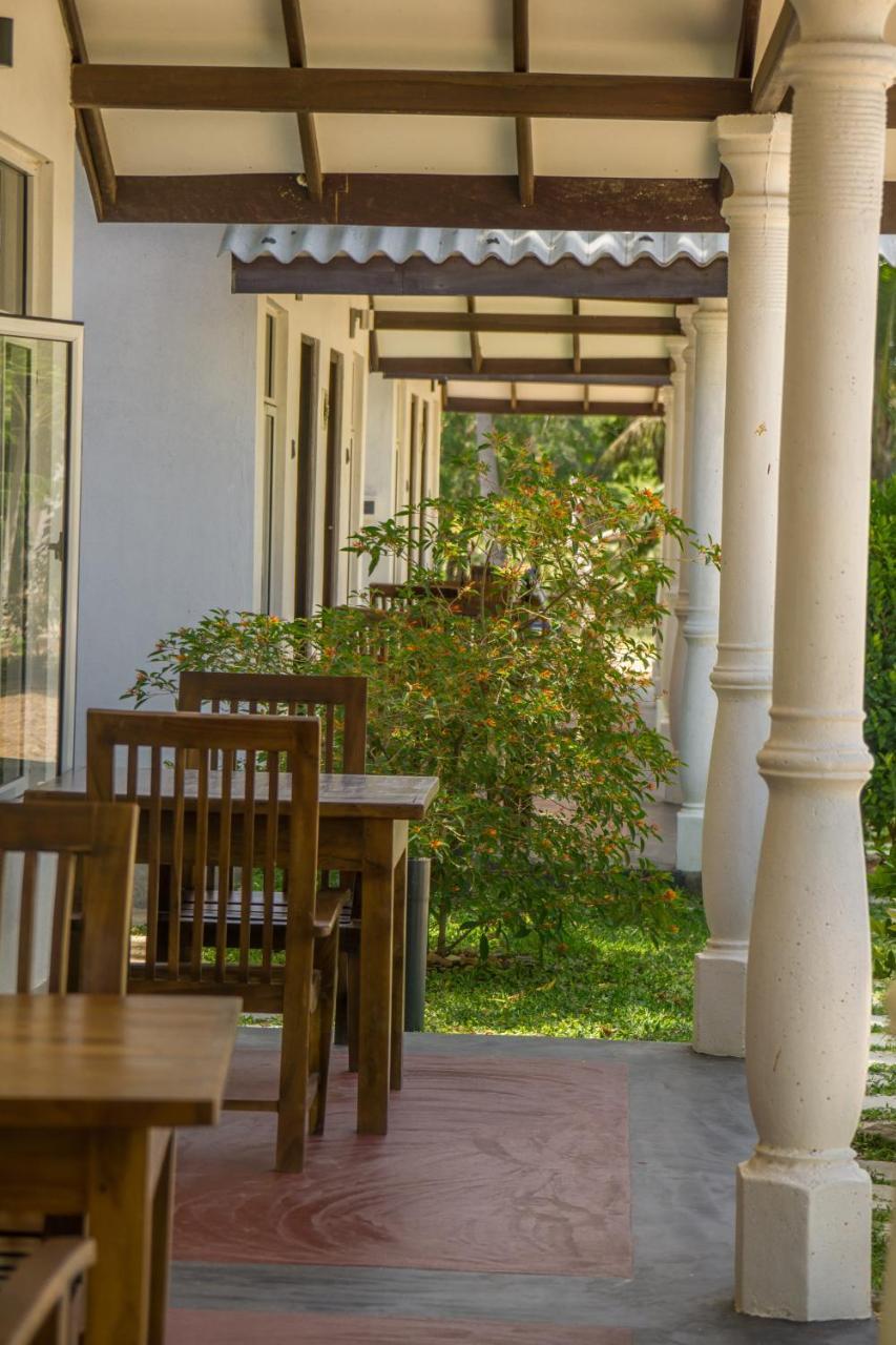 Luna Beach Hotel Nilaveli Eksteriør bilde